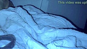 Я трахнул худую брюнетку, пока ее муж спал рядом