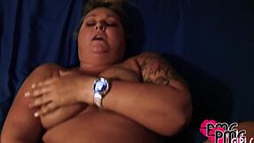 Big Booty Mom Davina Raines Busts Step Son Jerking Off