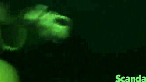 彼女が隠しカメラでドギースタイルされる興奮