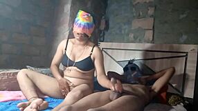 Bolestivý první anální sex v HD indickém videu