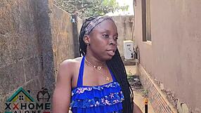 สาวน้อยสวยแอบดูเพื่อนบ้านถูตัวลับๆ