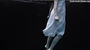 Andrejka, what astonishing underwater moves are you performing in the pool?