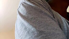 i watch arab pissing porn, so wet and naughty