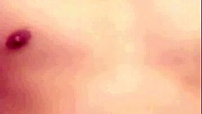 Gay Vietnamese Performs Cute Handjob Live On Blued