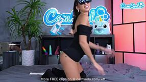 Cute teen spreads shaved pussy and orgasms with vibrator on webcam