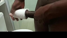 nego pauzudo come todas as safadas no bairro