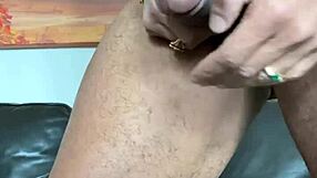 Kurva! Viktor Roms BBC vyklopí obří výstřiky na svalnatého chlapa!