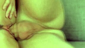 Varför blev nörden till en het hora efter att bli naken och knullad?