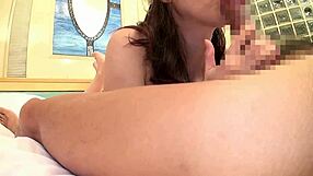 Νοικοκυρές δελεάζονται στο δρόμο για ωμές πίπες και έντονο γαμήσι