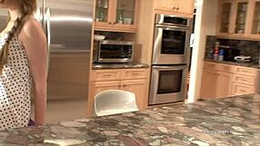 Faye Reagan Se Fait Remplir Sa Chatte Avec Une Bite Bien Dure