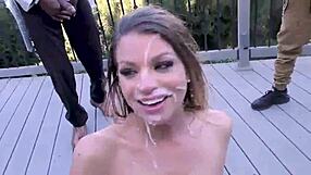 漂亮Brooklyn在跨种族口交大场面中大放异彩