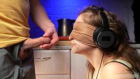 Sint stefar lurte meg til å smake på kukken hans