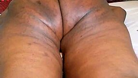 queensandy chats about mature lingerie and amateur fun