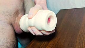 我痴迷你湿紧阴户，AlexHuffCum。每声呻吟让我疯狂！