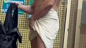 Putaria No Banheiro Com O Segurança