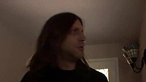 Kirli kız büyük siyah yarak emiyor ve derinlere alıyor