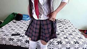 Sexy Colombian Teen Shows Big Ass In Homemade Video With Outfit