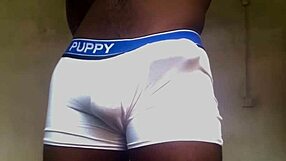 Je suis le twink nigérian à grosse bite dans cette aventure hentai anime