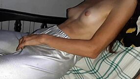 Мы кончаем вместе на этом диване, так горячо! 🔥