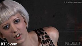 Uff, neverím, že ma teraz bavia sadomaso videá...