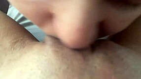 เพื่อนเลสเบียนทำฉันเสร็จหลายครั้งด้วยดูดคลิตยักษ์ของฉัน!