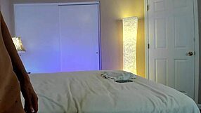 Wow! Ultimate Milf Camgirl Teasing Naked on Cam!