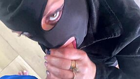 मिल्फीकाला ने अजनबी से लॉन्जरी में वाइल्ड गांड वर्शिप की