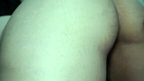 Milf neukt hard met close-up beelden