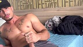 Sessão Solo do Fisiculturista Brasileiro com Gozo Intenso