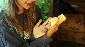 hey, wanna learn pussy licking with roxy fox in this hot tutorial?