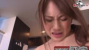 kleine asiatische teen tries her first porno with a shy vibe