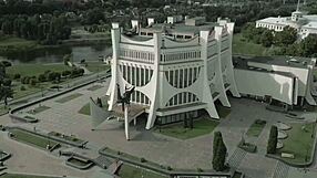 Порноватас - Беларуска мама смуче Виктор Блум в Барселона