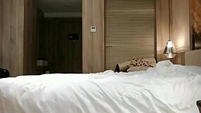 Asijská holka z HK v žhavé akci