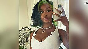 This jerk off tribute to SZA is so hot