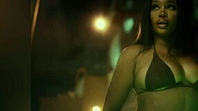 This jerk off tribute to SZA is so hot