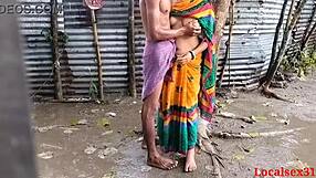 Бенгалска буди Райни прави секс на открито, чукана здраво от localsex31