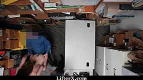 OMG! Tini gyanúsítottat faggatnak a hátsó szobában a LifterX tisztviselővel!