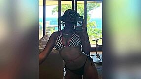 This jerk off tribute to SZA is so hot