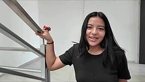 agente inmobiliaria cachonda disfruta mi verga