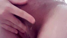 Pregnant girlfriend enjoys golden shower