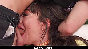 Underdanig Sasha Pearl får grov slurvete knulling