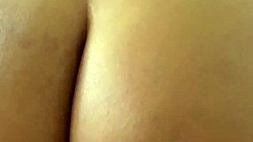 fat booty bbw spreads huge ass and shows pretty asshole