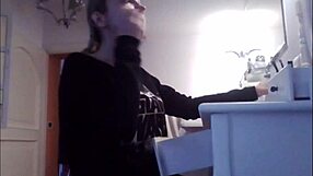 Reality voyeur catches hidden cam action