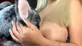 blondie fesser’s live show has dirty talk and answers your wildest queries