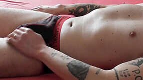 Hermanastra me hace una mamada y traga todo mi semen