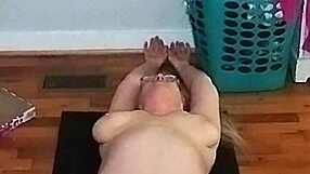 Watch her yoga tits!