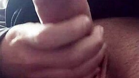 I look at you while i masturbate i cum on the camera