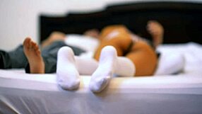 nisem mogel odoliti, ko je sramežljiva latinska najstnica 18+ dobila kurca od bratovega prijatelja v motelu