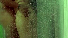 Latinská žena podvádí cuckolda, dostává řez od černého kluka v motelové koupelně?