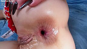 Grande buco anale con Sasha Beart in pompino sporco ATM uno contro uno